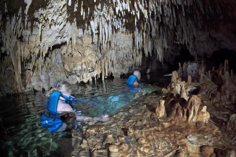 Tulum: Ruins, Cenotes, Turtle Swim, and Lunch Tour