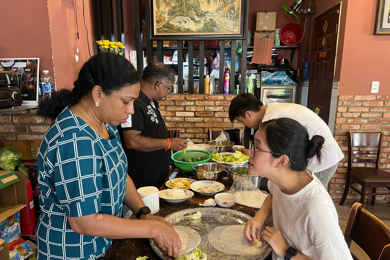 Privétour met kookles en vrouwelijke gids in Ho Chi Minh