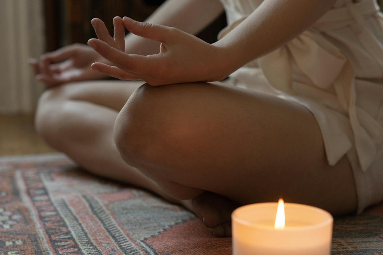 Agra: aula de yoga ao amanhecer com instrutor certificadoAgra: aula de ioga ao nascer do sol com instrutor certificado