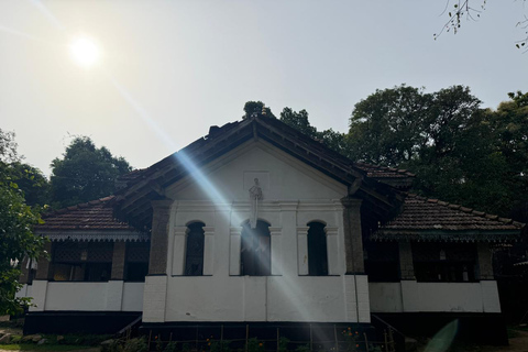 From Negombo: Maligathenna & Pilikuttuwa Temple Hike