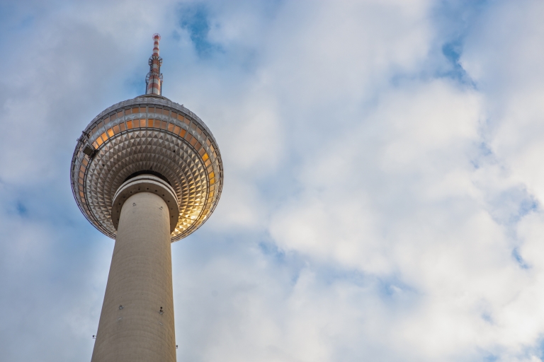 Berlijnse tv-toren: Fast View-toegangsticket met afternoontea