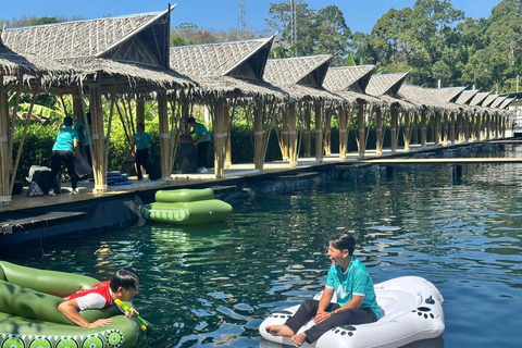 Khao Lak: Bamboe raften, olifanten voeren &amp; waterpark tour