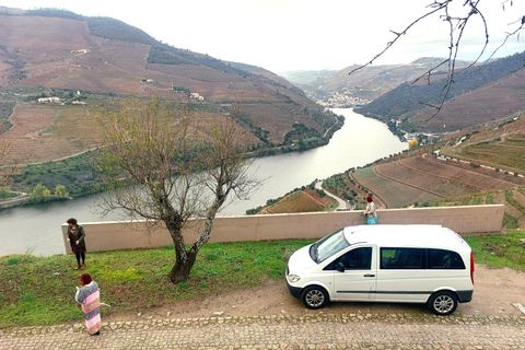 Douro Valley: Private Wine Tour with Lunch