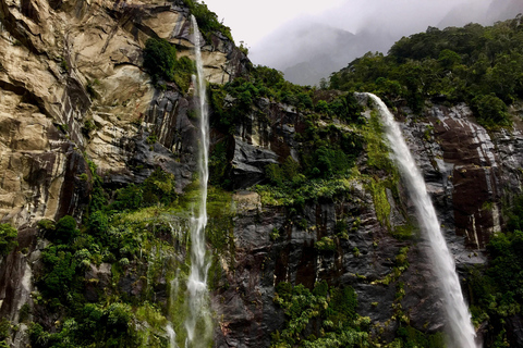 Milford Sound Scenic Tour – Small Group from Queenstown