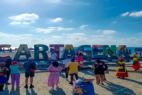 Cartagena: Explore with a city tour aboard a typical "chiva". CITY TOUR PM