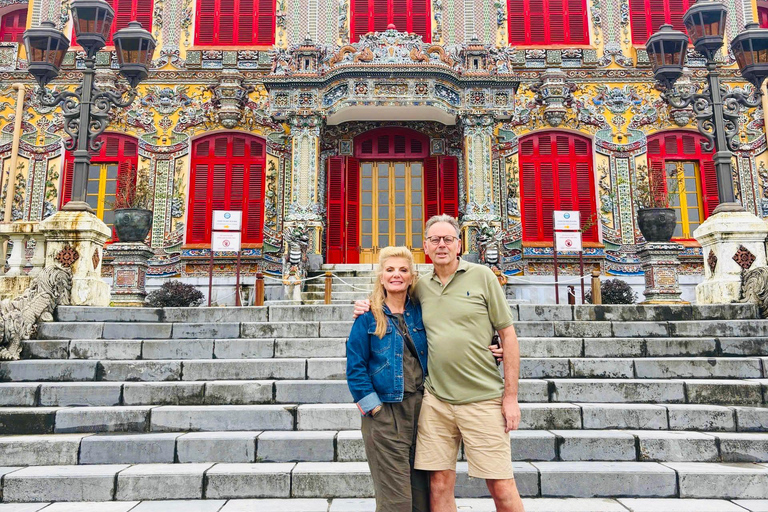 Hue Tailored Sightseeing Day Trip-Private Chauffeur Service Option 7: Round-trip transfer from Hue to Phong Nha