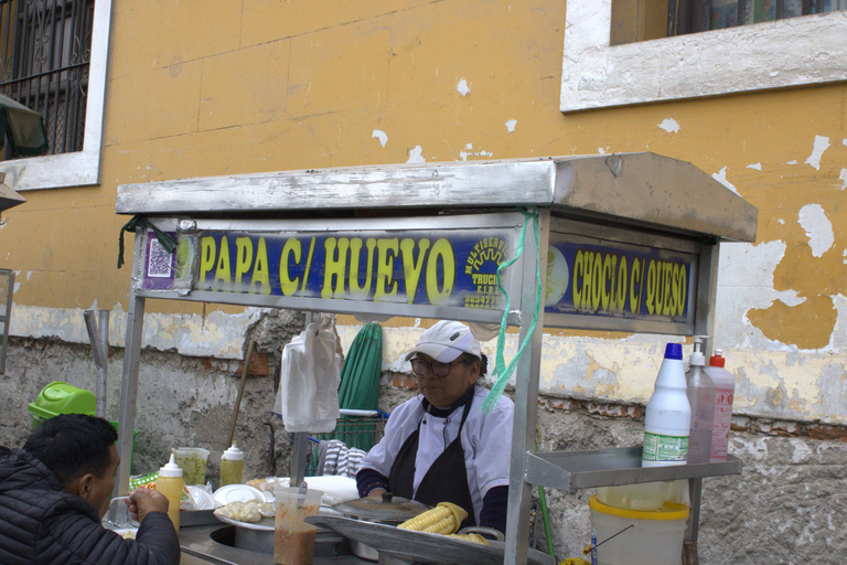 Tour: Culinary Experience at Local Markets and Water Park in Lima We explore the real Lima: local stalls, history, and Peruvian flavors.