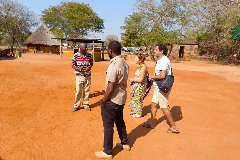 Victoria Falls: Scenic and Culture Tour with Boma Dinner