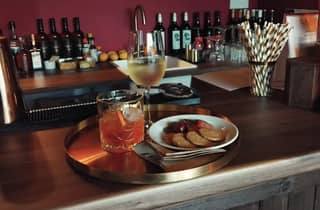 Edinburgh: Englischer Wein und schottischer Käse