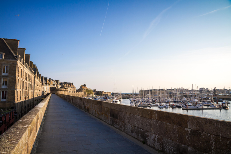 Saint-Malo &amp; Dinard- Day Trip with luxury minivan from Paris