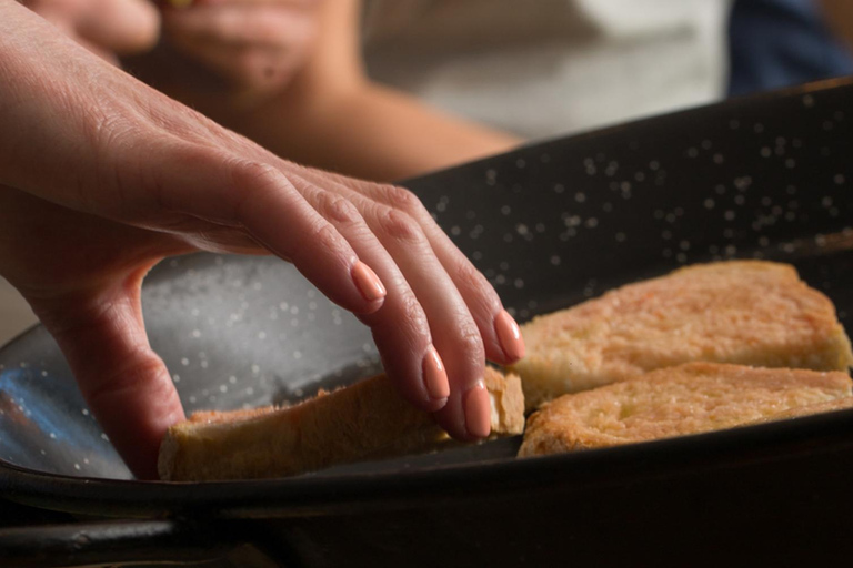 Autentyczna paella i sangria klasy premium na designerskim dachuAutentyczna paella i sangria w oszałamiającym lofcie na dachu