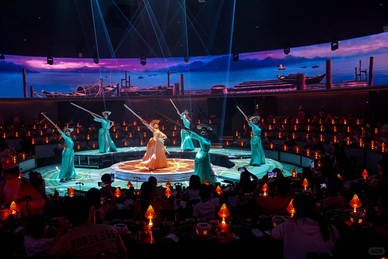 Shenzhen: Imperial Banquet Show & 7-Act Stage Spectacular Row 3 Seat, Lunch