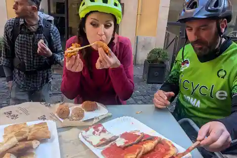 Roma: Pedalea y Degusta las 5 Mejores Degustaciones con e-Bike Tour