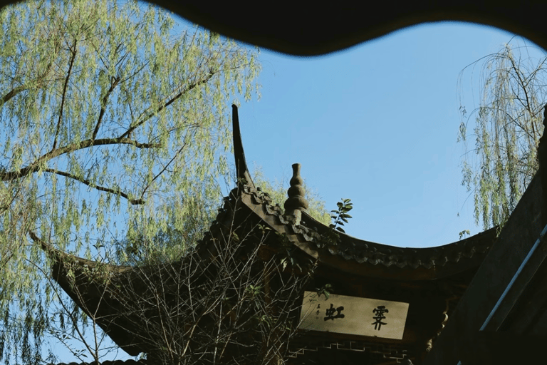 Enjoy Hangzhou Like Lords: West Lake’s Boat, Tea, Painting