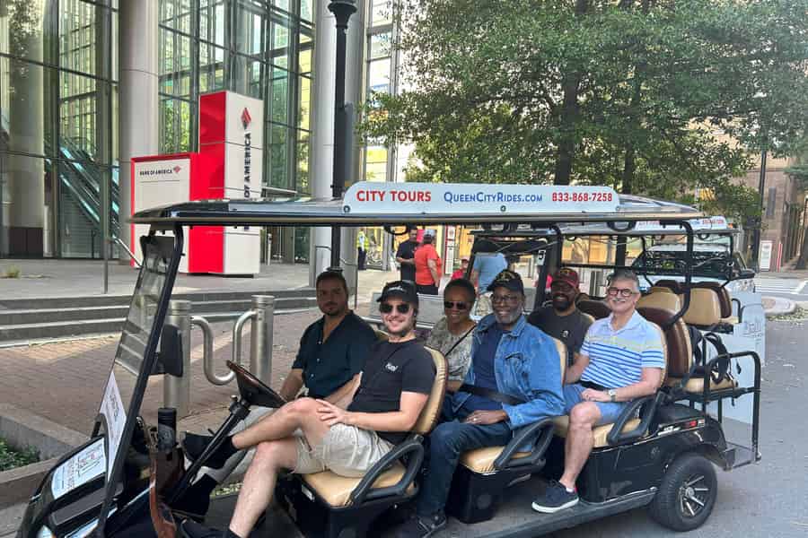 Charlottes Original-Städtetour mit einem umweltfreundlichen Cart. Foto: GetYourGuide Charlottes Original-Städtetour mit einem umweltfreundlichen Cart. Foto: GetYourGuide