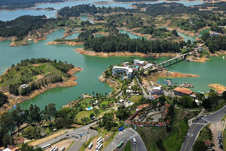 جولة غواتابي: ألتو ديل تشوتشو، وبيدرا ديل بينيول، والغداء، والمزيد