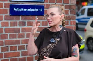 Meet a Local Susanna through a woman's eyes 40 Jahre St.Pauli Hamburg