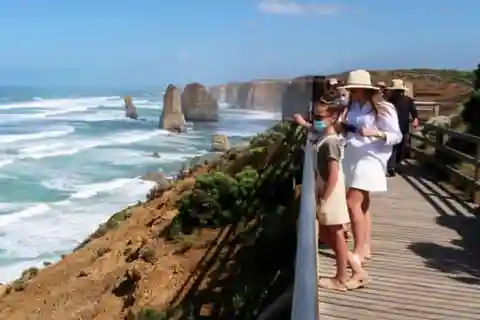 Personalized Luxury Private Tours Melbourne (up to 14 pax)