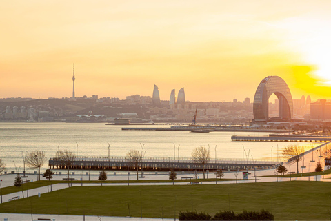 Baku: Morning Walking Tour with Local Guide