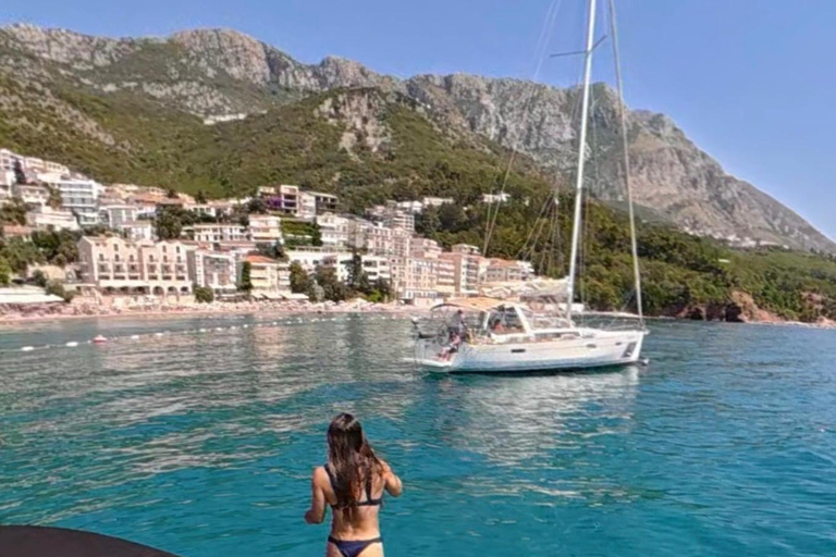 Budva: Private Speedboat Tour with Snorkeling & Swimming Budva: 2hr Private Speedboat Tour with Snorkeling & Swimming