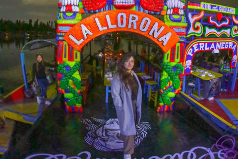 La Llorona, liveshow in de kanalen van Xochimilco.