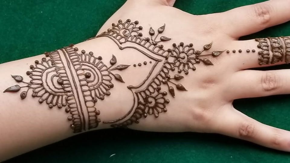 Pallavi Mehendi Artist, Pune. Best Mehndi Artists in Pune. Mehndi Artists  Price, Packages and Reviews | VenueLook