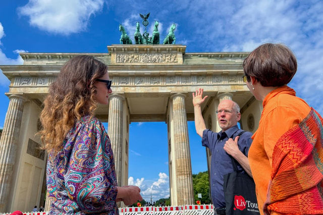 Berlin: Private Walking Tour with a Local Expert