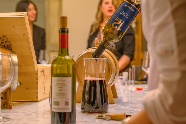 Experiência vinícola exclusiva em Florença: Cria o teu próprio vinho!
