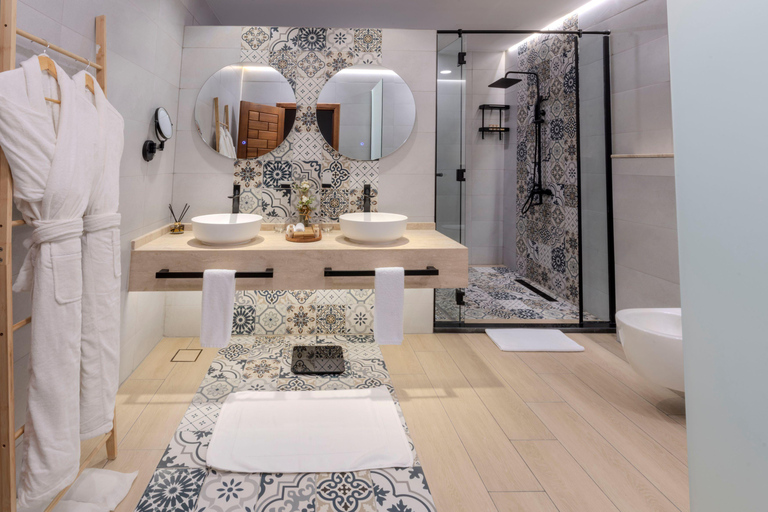 Dubaj: Nocna safari z noclegiem w luksusowej kopule i obserwacją gwiazdWycieczka prywatnym luksusowym domem