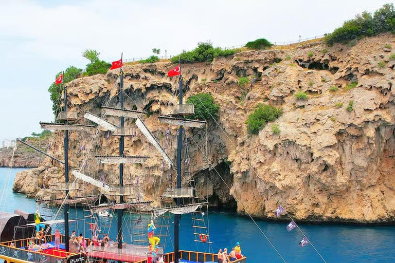 Antalya: Lara Pirate Boat Tour with Lunch & Unlimited Drinks