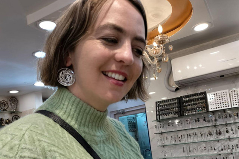 Wedding Wear & Bollywood Glam Shopping Tour (Women-Led Tour) Wedding Wear & Bollywood Glam Shopping Tour (Half-Day Tour)