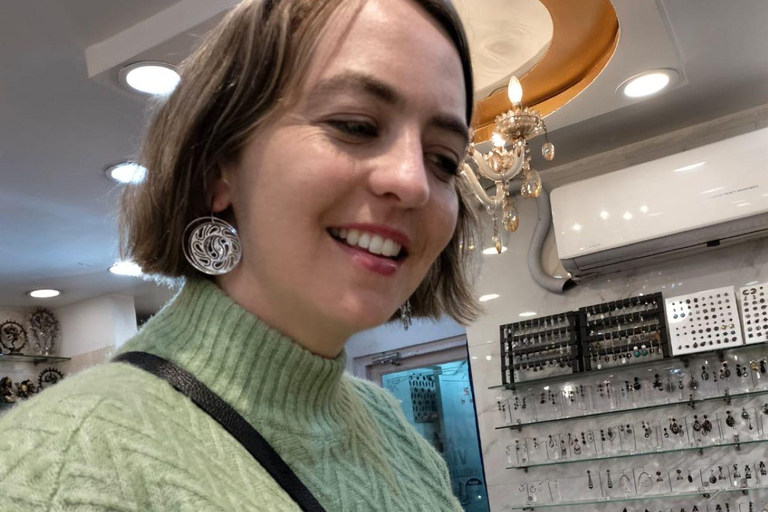 Wedding Wear & Bollywood Glam Shopping Tour (Women-Led Tour) Wedding Wear & Bollywood Glam Shopping Tour (Half-Day Tour)