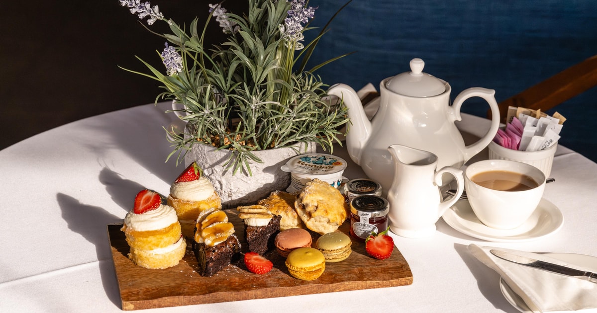 Brighton View i360 Ticket and Cream Tea GetYourGuide