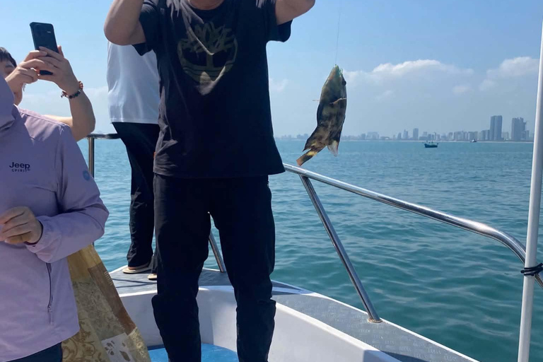 Da Nang: Small-Group Speedboat & Fishing Experience