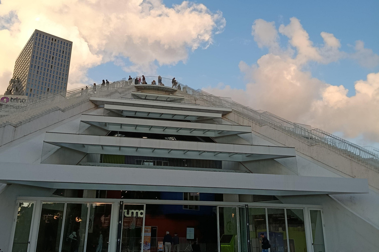 Tirana: Walking tour of places between religions and communism (in English) Tirana: A Walking Tour of Places Between Religions and Communism (in English)