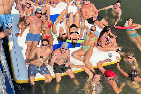 Charleston: Noleggio barca privata; Capitano e accompagnatore; Fino a 22 personeBarca privata con capitano: 3 ore da 15 a 18 passeggeri