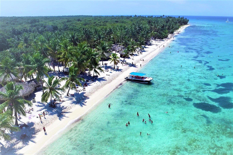 Punta Cana: Saona Island Tour with Lunch and Drinks