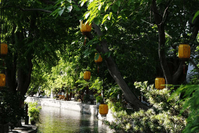 From Shanghai: Zhujiajiao Water Town Tour with Hotel Pickup