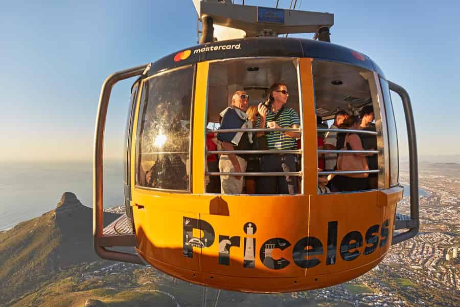 Kapstadt: Bustour bei Sonnenuntergang mit Ticket für den Tafelberg. Foto: GetYourGuide