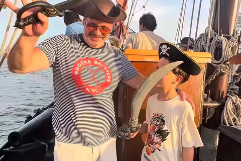 Cartagena: Walking tour & Sunset Pirate Ship Cruise