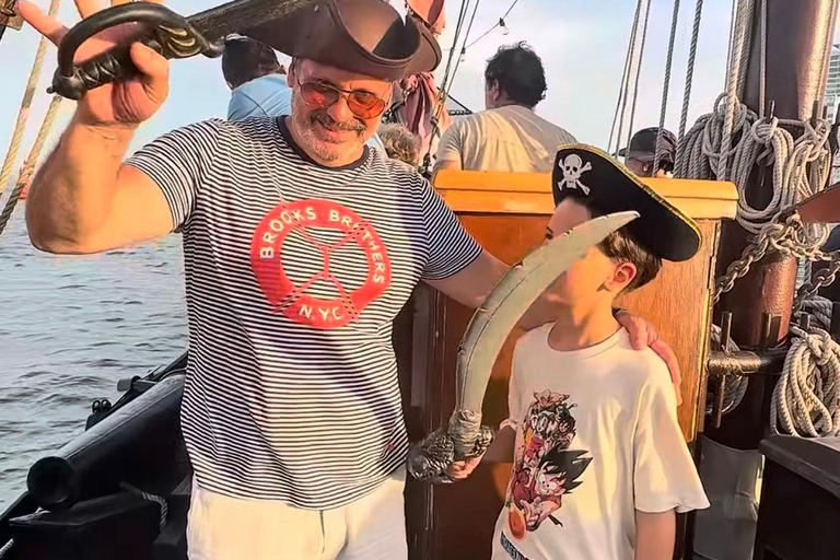 Cartagena: Walking tour & Sunset Pirate Ship Cruise