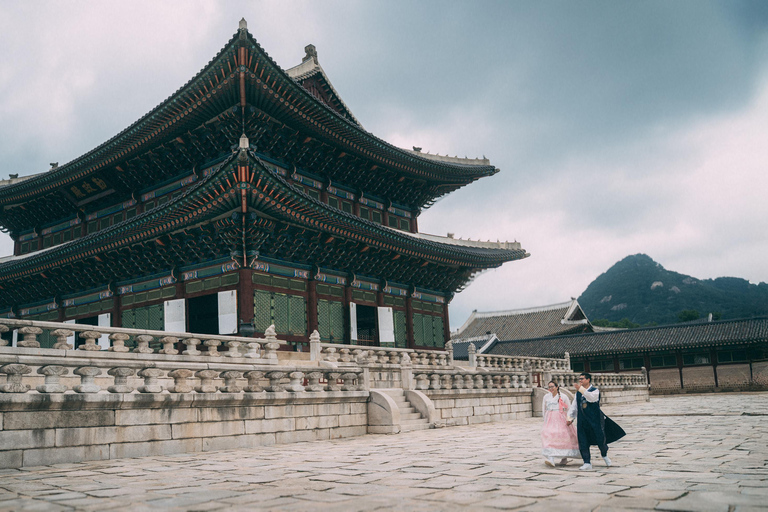 Seoul: K-Drama Style Couple Photoshoot