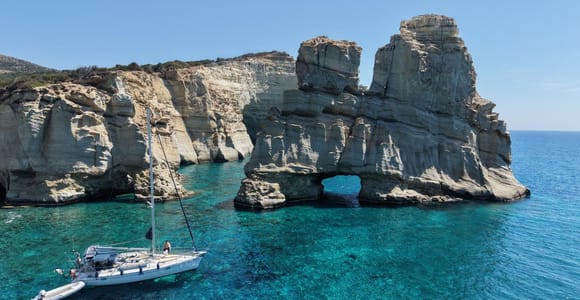 Milos: 7-Hour Kleftiko Sailing Cruise with Local Skipper