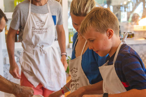 Sorrento: clase de preparación de pizza en la escuela de cocina de Tirabusciò