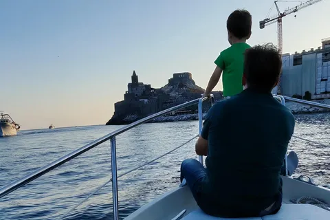 Spannende boottocht in de baai van La Spezia, aan boord van een boot
