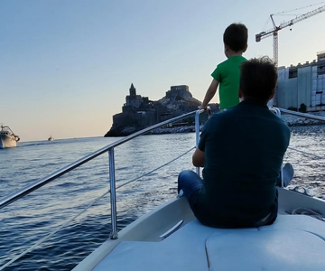 Emocionante excursión en barco por la bahía de La Spezia, a bordo de una lancha