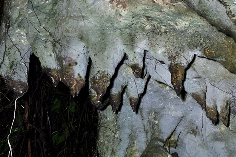 Uganda: Fort Portal Day Trip with Caves and Craters