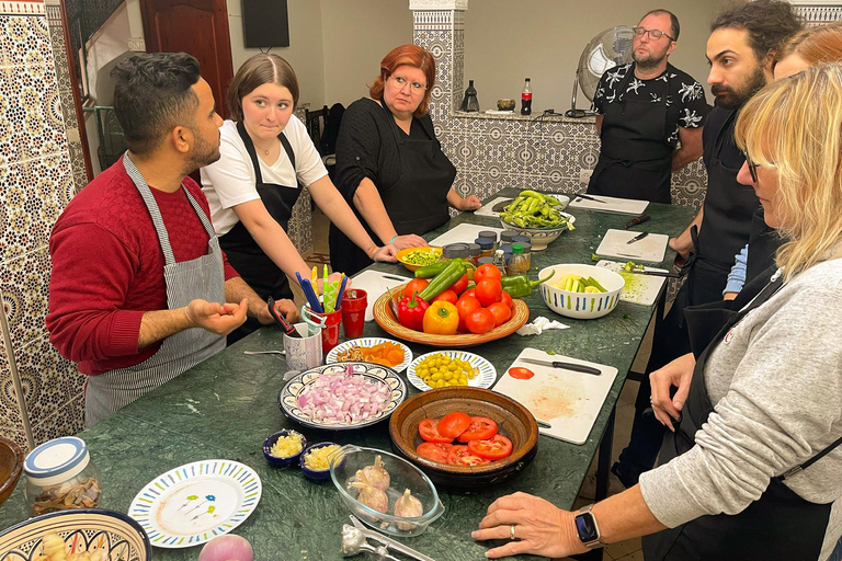 Clase de cocina en Marrakech con el chef Hassan, expertos en tagineGrupo pequeño