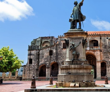 Santo Domingo: City & Shopping Tour from Bayahibe