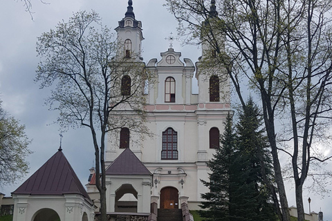 Vilnius: Verkiai Park & Green Lakes Self-guided Bike Tour